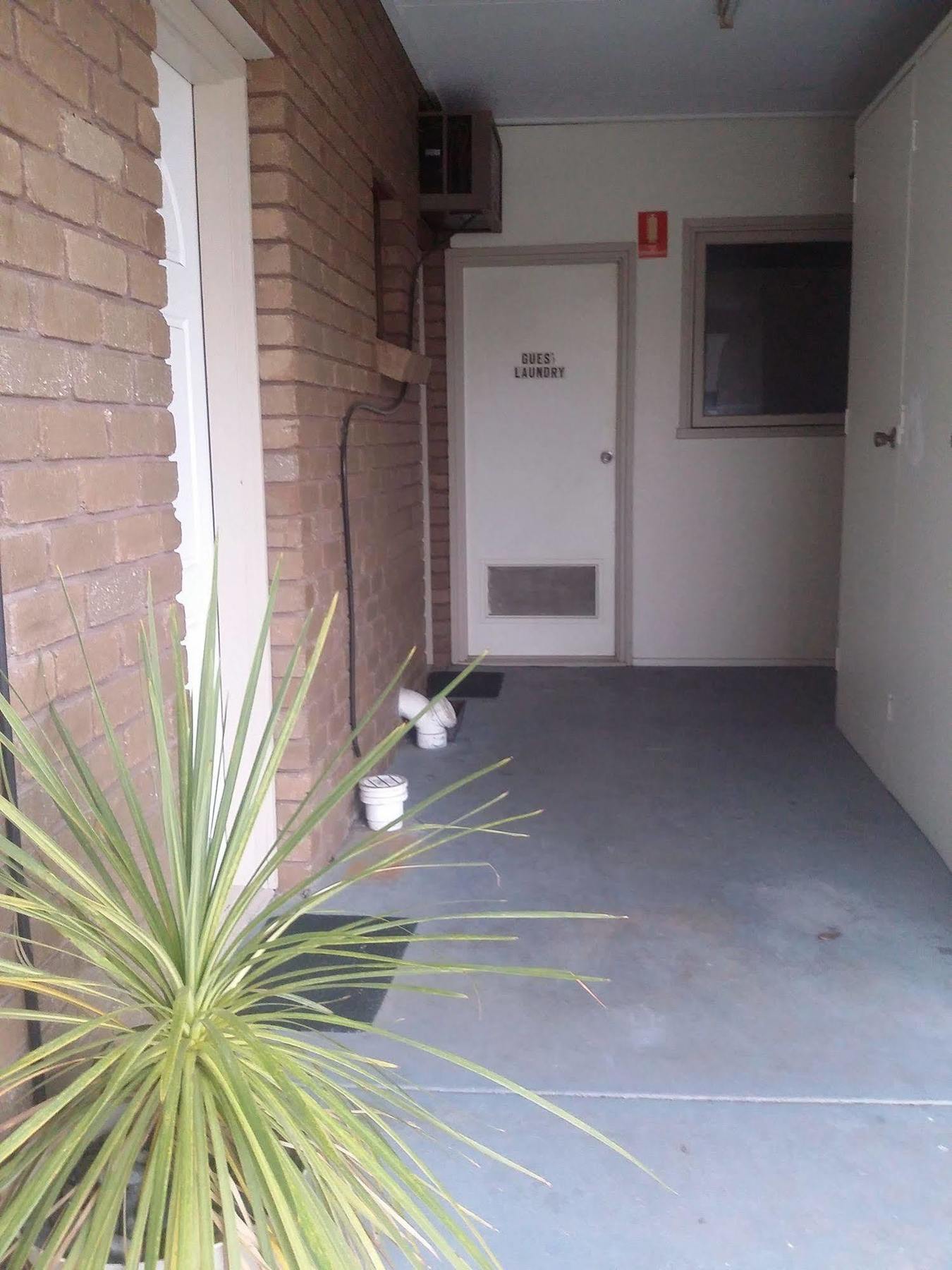 Shepparton Motor Inn Tudor House Motel Exterior photo